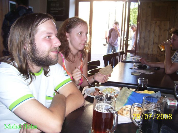 08 I p i j dle bylo co st le poslouchat a p  jemn  se bavit